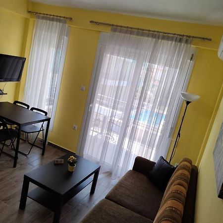 Poolview Apartment Ofrinion Ngoại thất bức ảnh